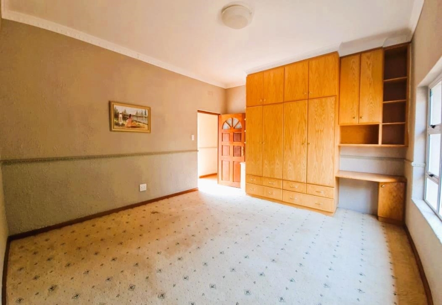 8 Bedroom Property for Sale in Waverley Free State